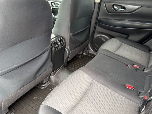 Used 2020 Nissan Rogue SV AWD/4WD image 12