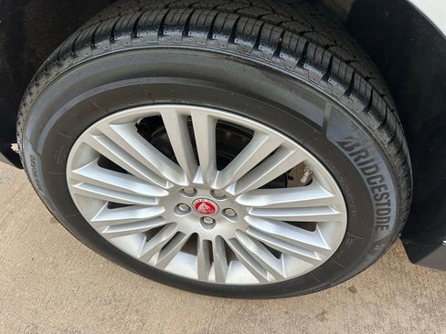 Used 2018 Jaguar F-PACE Portfolio image 7