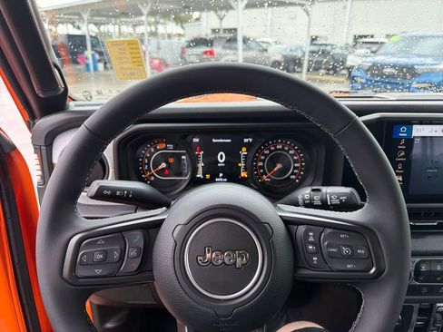 Used 2025 Jeep Wrangler Willys image 20