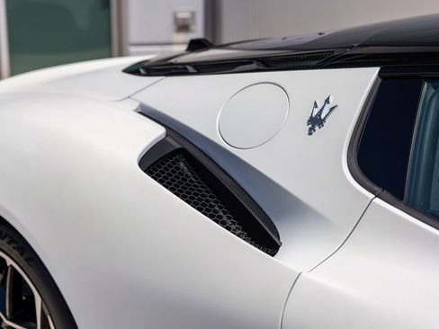 Used 2022 Maserati MC20 Coupe RWD image 10