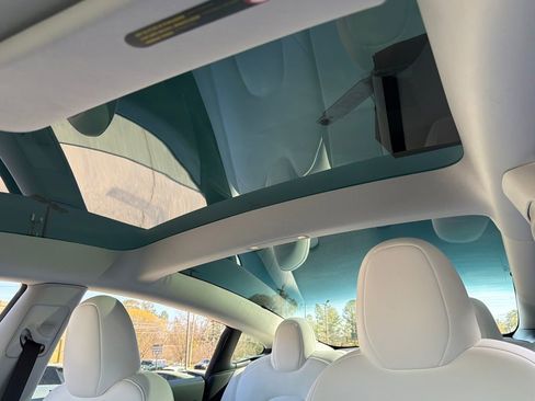 Used 2023 Tesla Model 3 Standard Range image 49