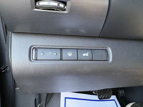 Used 2023 Nissan Pathfinder SL FWD image 26