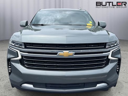 Used 2024 Chevrolet Suburban LT RWD image 7