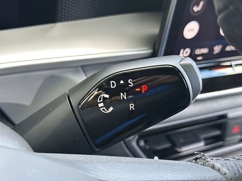 New 2026 Volkswagen Tiguan SE R-Line image 20