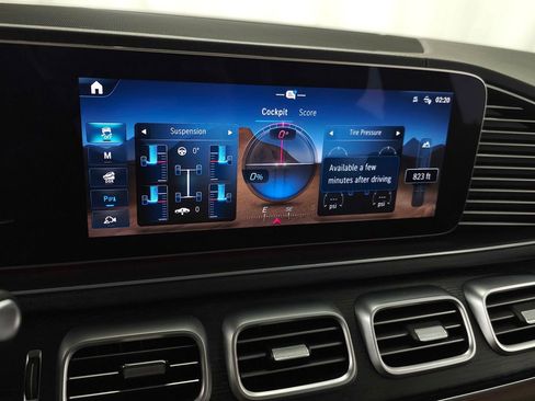 Used 2024 Mercedes-Benz GLS 450 4MATIC image 28