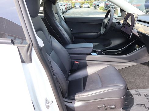 Used 2021 Tesla Model Y Long Range image 29