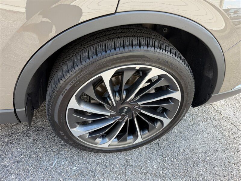 Used 2025 Lincoln Aviator Reserve w/ Equipment Group 201A AWD/4WD image 14