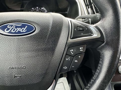 Used 2021 Ford Edge Titanium image 25