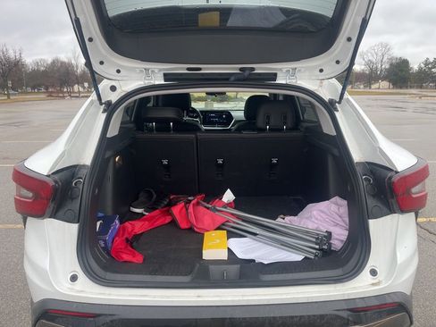 Used 2024 Chevrolet Trax ACTIV w/ Sunroof Package image 9