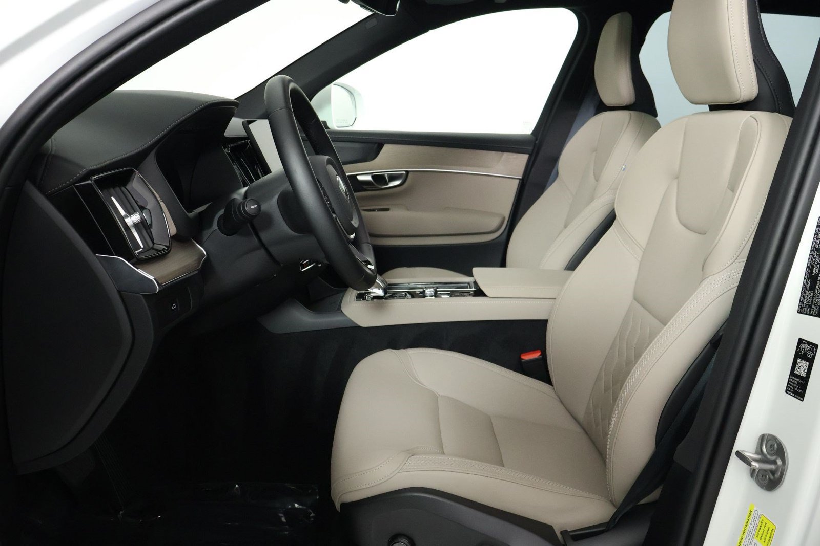 Used 2026 Volvo XC90 B6 Plus AWD/4WD image 31
