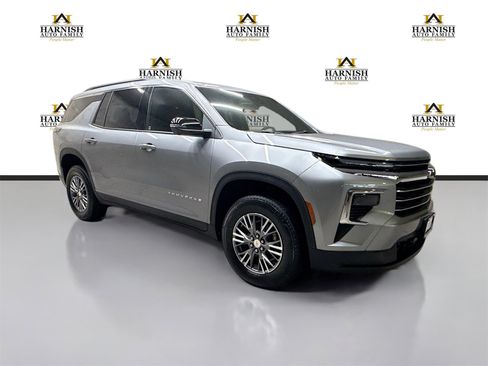 New 2026 Chevrolet Traverse LT image 3