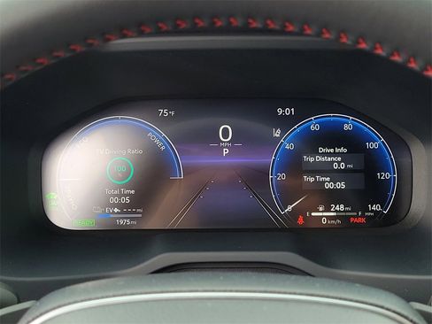 Used 2025 Toyota RAV4 XSE w/ Premium Package image 30