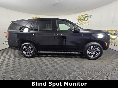Used 2025 Chevrolet Tahoe Z71 AWD/4WD image 11