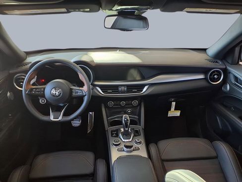 New 2025 Alfa Romeo Stelvio Sprint image 10