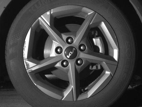 Used 2025 Kia K4 LXS image 13