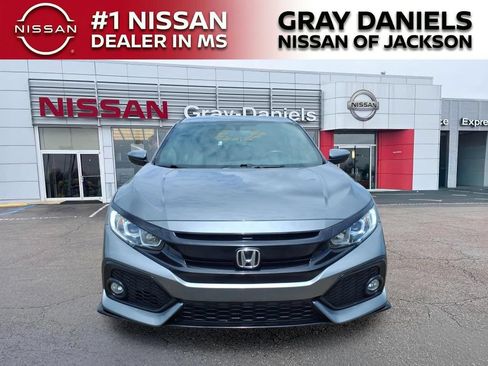 Used 2018 Honda Civic Sport image 2