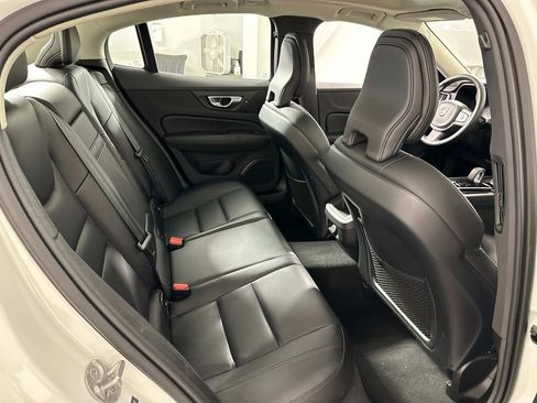 Used 2024 Volvo S60 B5 Core image 19