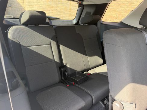 Used 2021 Chevrolet Traverse LS FWD image 14