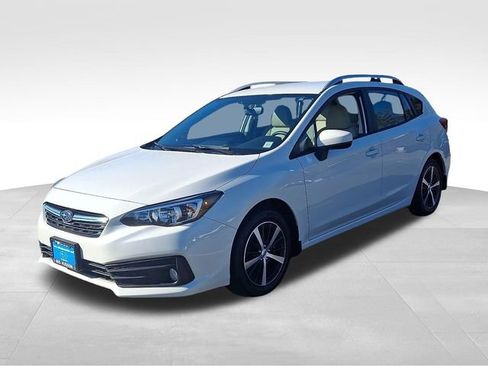 Used 2023 Subaru Impreza Premium image 3