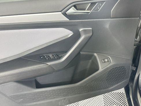 Used 2025 Volkswagen Jetta SE image 15