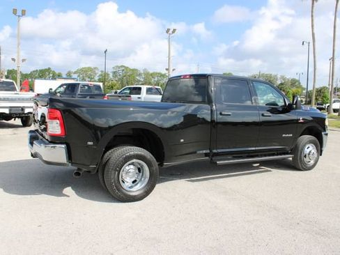 Used 2024 RAM 3500 Big Horn AWD/4WD image 12