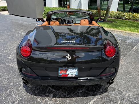 Used 2012 Ferrari California image 12