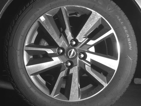 Used 2025 Nissan Versa SV FWD image 9