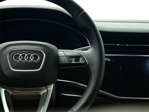 Used 2019 Audi Q8 Premium w/ Convenience Package image 12