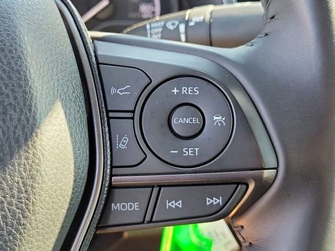 Used 2021 Toyota Camry SE image 25