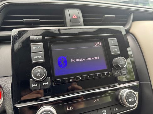 Used 2019 Honda Insight LX image 17