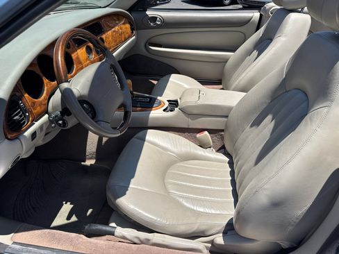 Used 2002 Jaguar XK8 Convertible RWD image 15