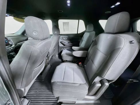 Used 2022 Chevrolet Traverse LT FWD image 24