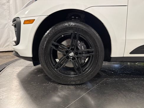 Used 2024 Porsche Macan AWD/4WD image 2