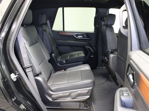 Used 2025 GMC Yukon Denali AWD/4WD image 16