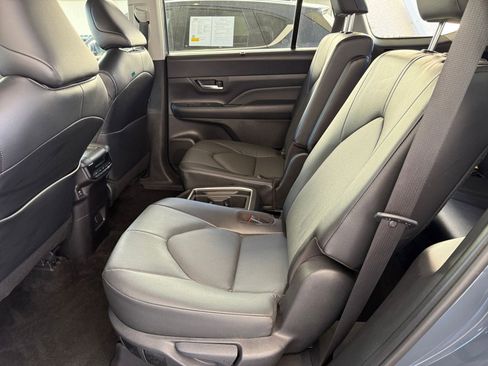 Used 2025 Toyota Grand Highlander XLE image 27