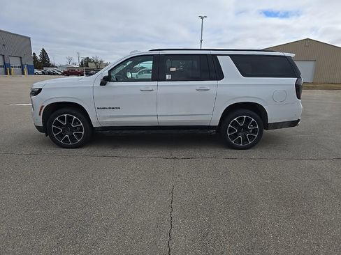 Used 2026 Chevrolet Suburban RST w/ Comfort Package AWD/4WD image 3