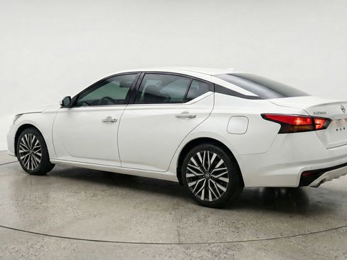 Used 2025 Nissan Altima 2.5 SV FWD image 6