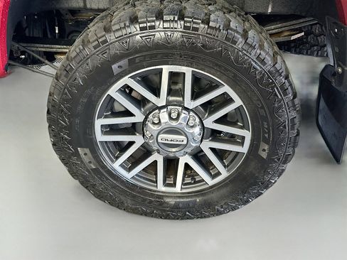 Used 2018 Ford F250 Lariat w/ Lariat Ultimate Package AWD/4WD image 30