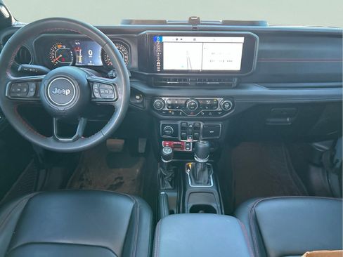 Used 2024 Jeep Wrangler Unlimited Rubicon AWD/4WD image 13