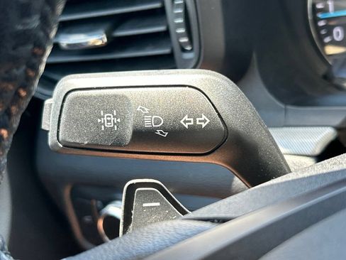 Used 2020 Ford Explorer XLT w/ Comfort Package RWD image 27