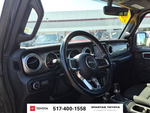 Used 2021 Jeep Wrangler Unlimited Sahara w/ Uconnect 4C Nav & Sound Group AWD/4WD image 13