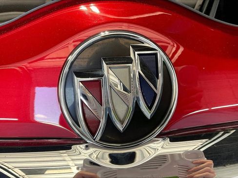 Used 2023 Buick Enclave Premium image 40