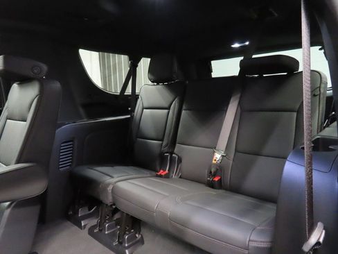 Used 2025 Chevrolet Suburban High Country image 53