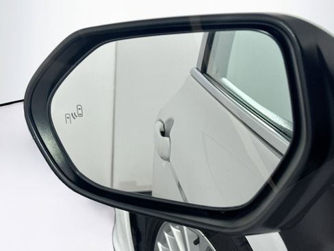 Used 2020 Toyota Camry XLE w/ Carpet Mat Package FWD image 16