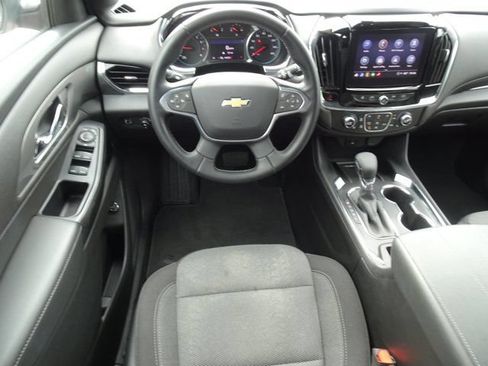 Used 2023 Chevrolet Traverse LT FWD image 15
