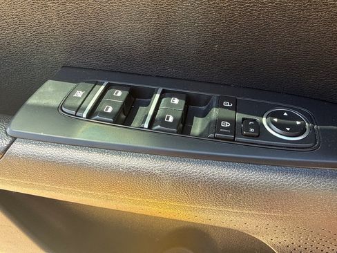 Used 2019 Kia Forte LXS FWD image 9