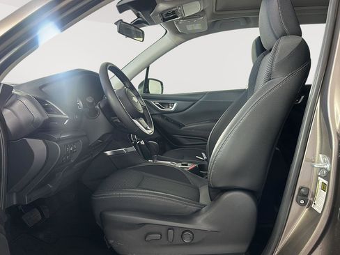 Used 2024 Subaru Forester Premium image 5