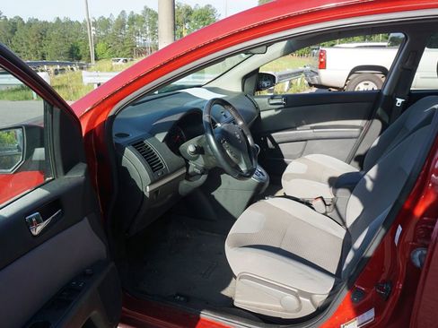 Used 2011 Nissan Sentra 2.0 SL w/ Navigation Pkg FWD image 2