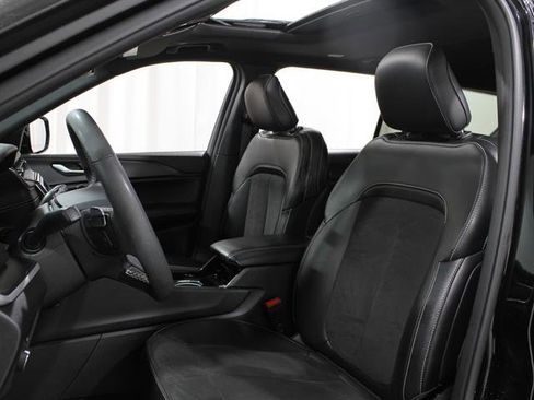 Used 2023 Jeep Grand Cherokee L Laredo image 5