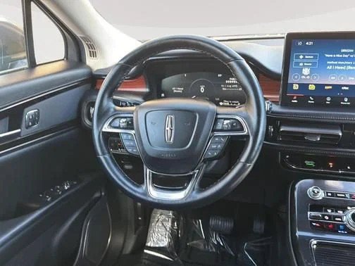 Used 2022 Lincoln Nautilus Reserve AWD/4WD image 11